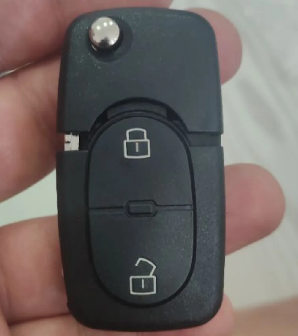 Programare cheie briceag Audi A4 A6 cu cip transponder ID48 — Chei Auto Express Piatra Neamț