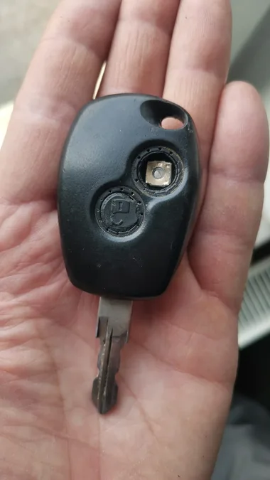 Reparație cheie Dacia Logan 2010