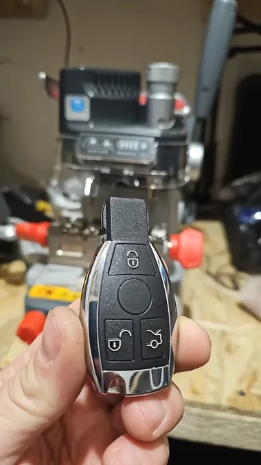 Copiere cheie Mercedes Clasa C W204 cu cip