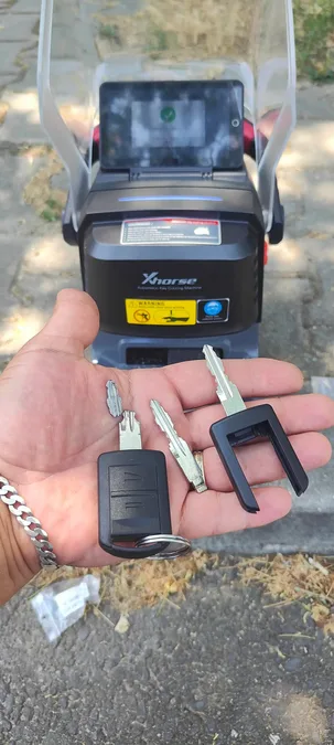 Cheie ruptă Opel Astra — reparație