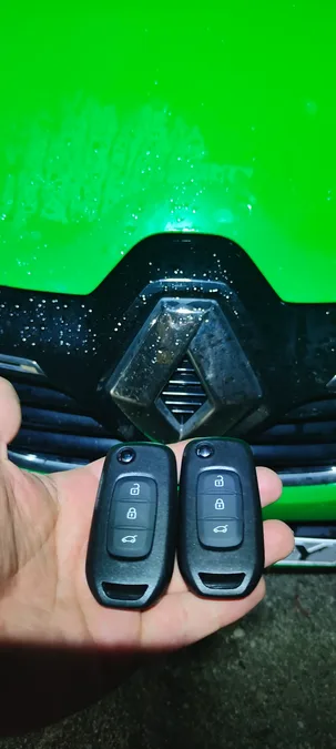 Cheie pierdută Renault Megane — sistem UCH/BCM, cip PCF7947 card