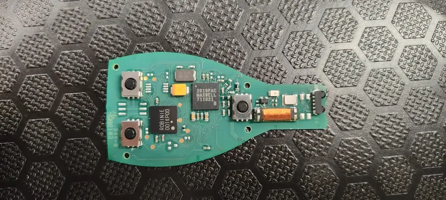 Reparație cheie Mercedes FBS4 Smart Key